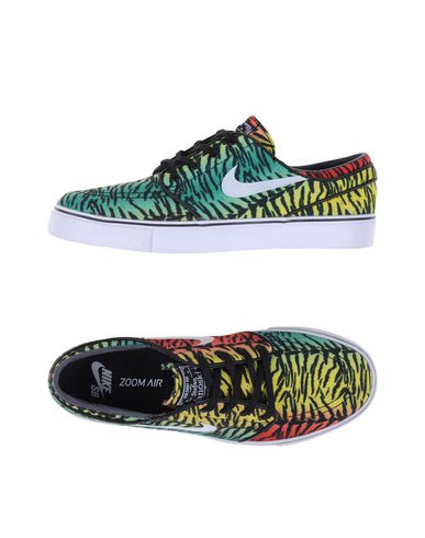 nike low top canvas