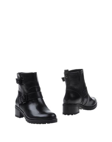 michael kors boots womens online