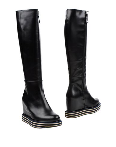 dune teigen boots