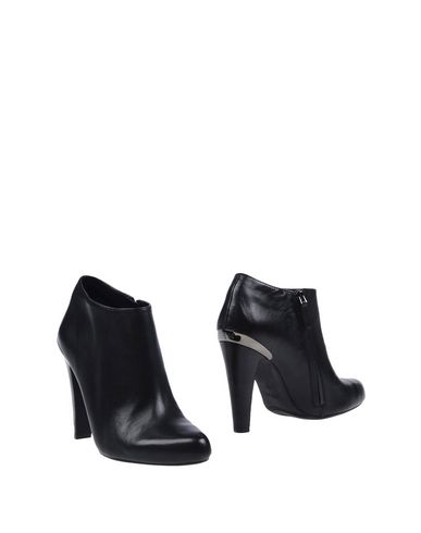 GUESS Ankle boot,11246456FD 11