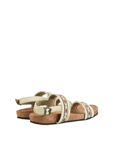 minnetonka sandals