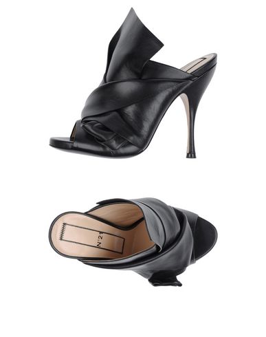 ZOOM N° 21 - Sandals