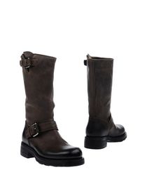 O.X.S. , Bottes