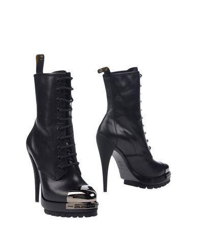 CASADEI Ankle Boot in Black | ModeSens