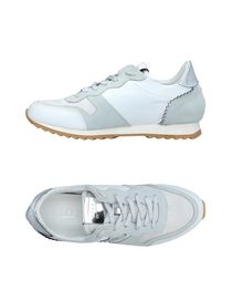 stau sneakers