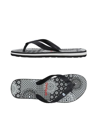 desigual flip flops