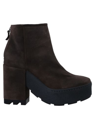 Vic Matiē Ankle Boot - Women Vic Matiē Ankle Boots online on YOOX ...