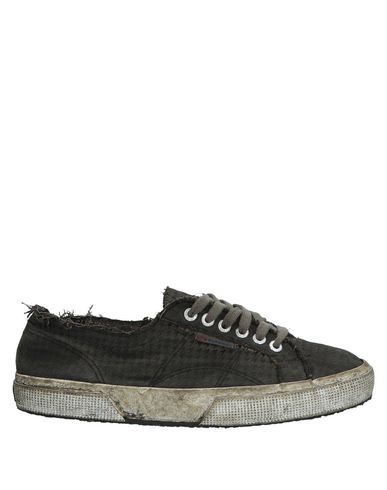 superga desgastadas