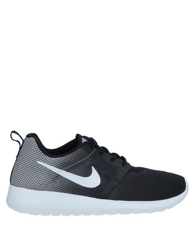 nike slip on sneakers boys