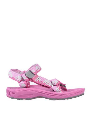 teva beach shoes