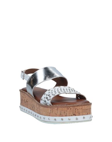 inuovo platform sandals