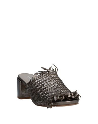 Strategia Sandals In Grey
