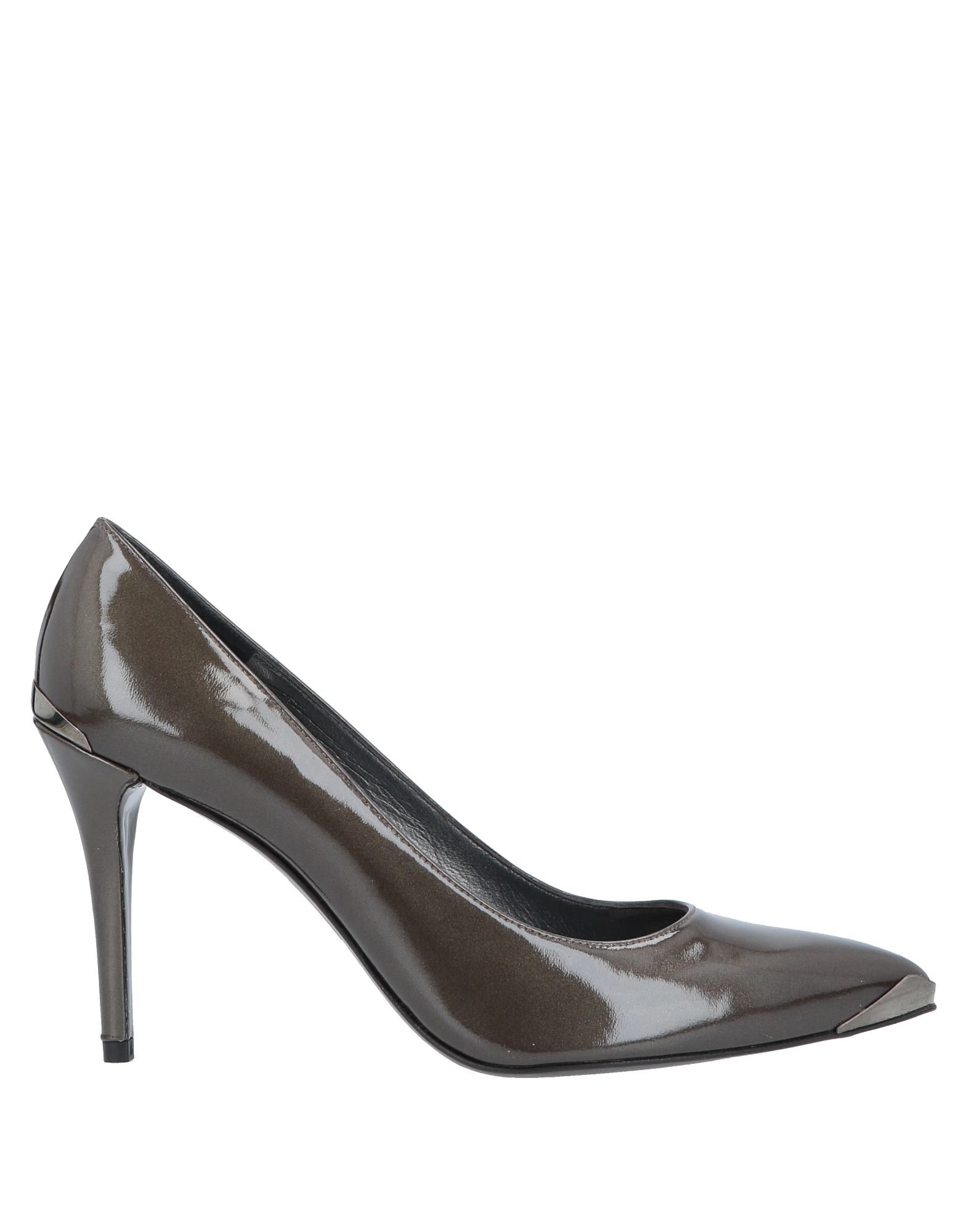 stuart weitzman court shoes
