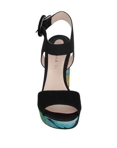 DEIMILLE Sandals,11793836PJ 10