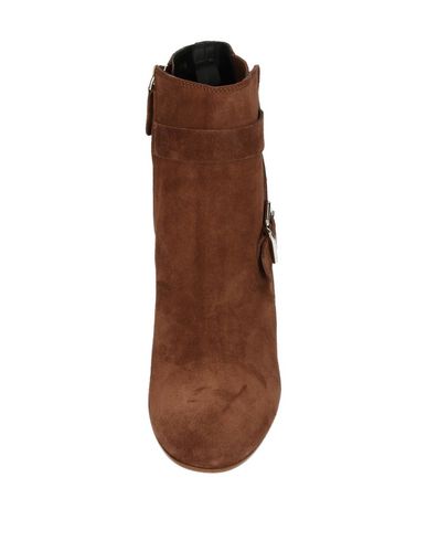 Tod's Ankle Boots In Brown