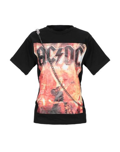Click to view more detailed imagery on our partner's website Tiger In The Rain T-shirt In Black
