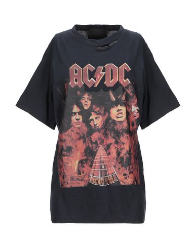 Click to view more detailed imagery on our partner's website Tiger In The Rain T-shirt In Black
