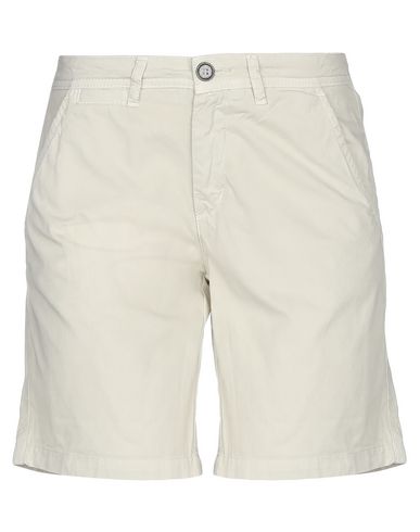 Click to view more detailed imagery on our partner's website Fred Perry Shorts & Bermuda In Ivory