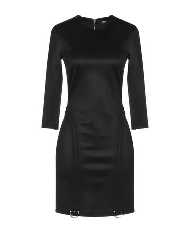 ZOOM VERSUS VERSACE - Modèle fourreau