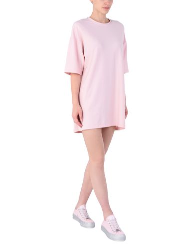 short dress with converse
