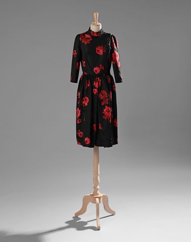 ZOOM PRADA - Robe aux genoux