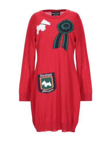 ZOOM BOUTIQUE MOSCHINO - Modèle fourreau
