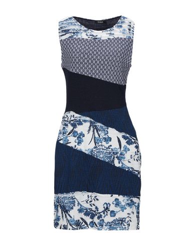 ZOOM DESIGUAL - Modèle fourreau