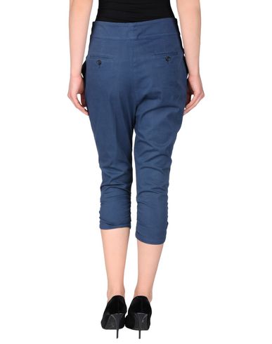 TRUE ROYAL Cropped pants & culottes