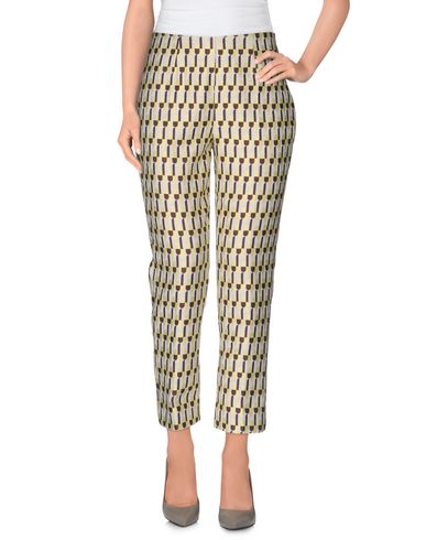 TRUE ROYAL Cropped pants & culottes