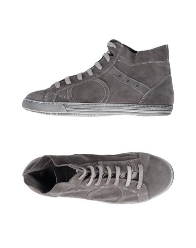 playhat shoes