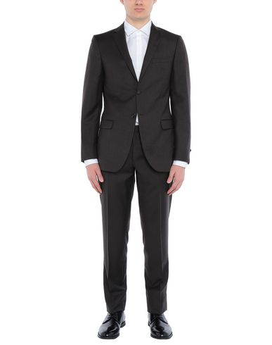 ZOOM HILTON - Trajes