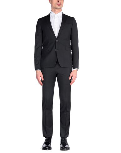 ZOOM HILTON - Trajes